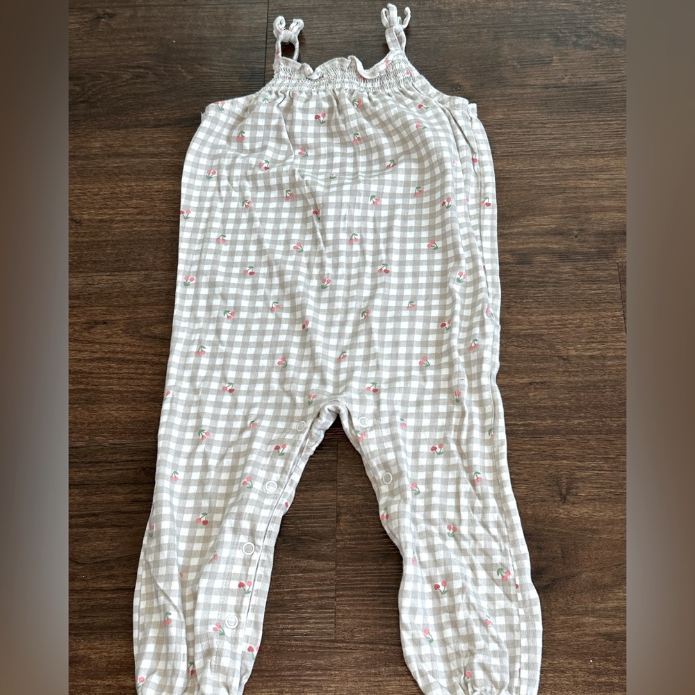 Carter’s Onepiece. Size 18 months.